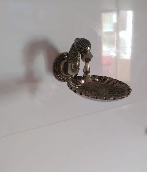 Saboneteira de parede em bronze