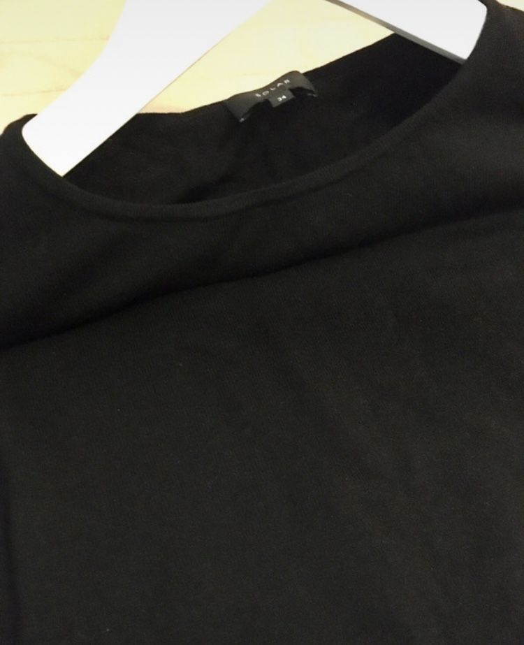 Sweter sweterek czarny Solar XS jak nowy prosty klasycz krótki