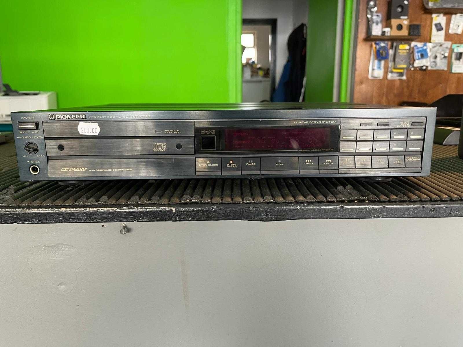 Compact disc player Pioneer PD-7030