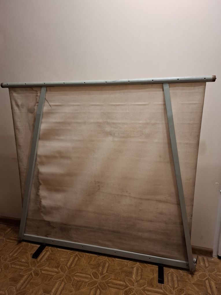 Ekran do projektora