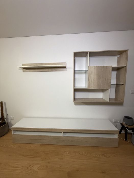 Movel de sala/TV + estante e prateleira