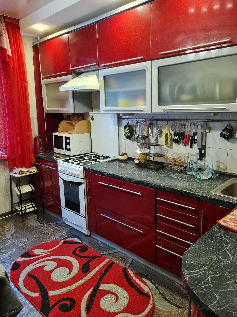 Продам 3 кімн. квартиру р-н кафе "Мерлін". Ремонт. 52000
