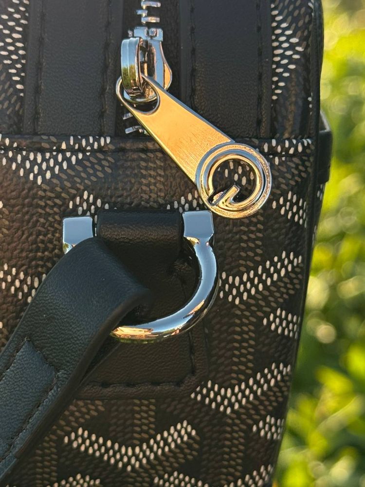 Сумка через плече від Goyard
