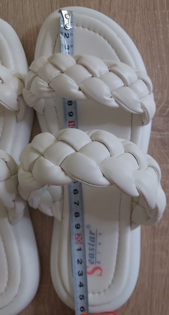 Klapki białe 41 lekkie wygodne