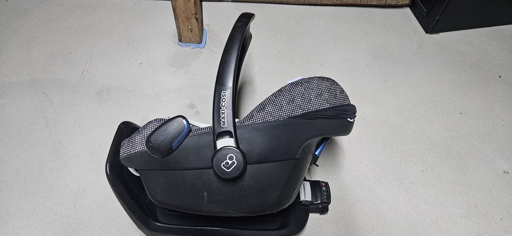 Nosidełko Maxi cosi Pebble Plus + baza