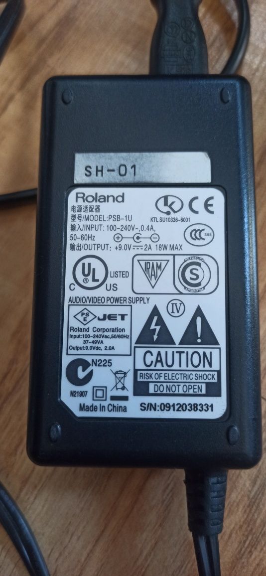Roland Gaia SH 01 syntezator