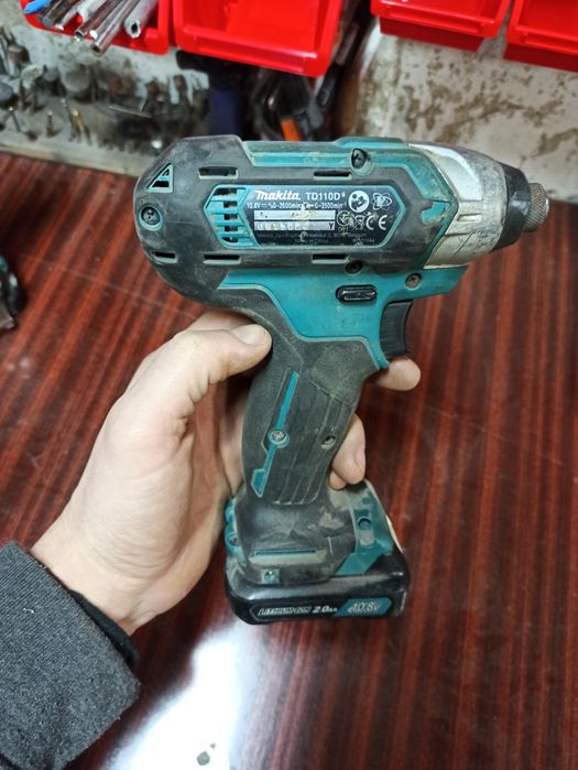 Набір шуруповертів макіта .