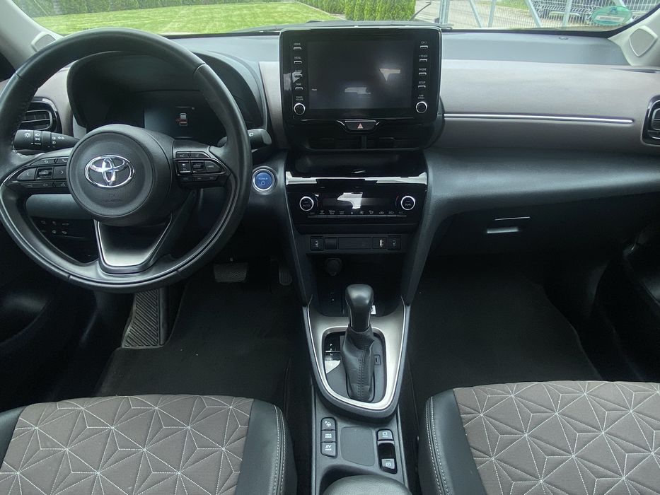 Toyota Yaris Cross Hybrid Bogata wersja, kamery 360, full led park ass
