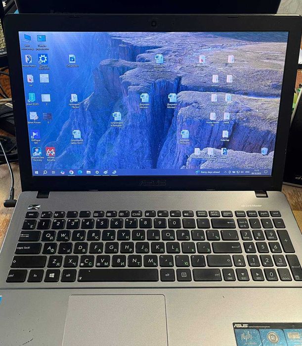 Ноутбук Asus x550l