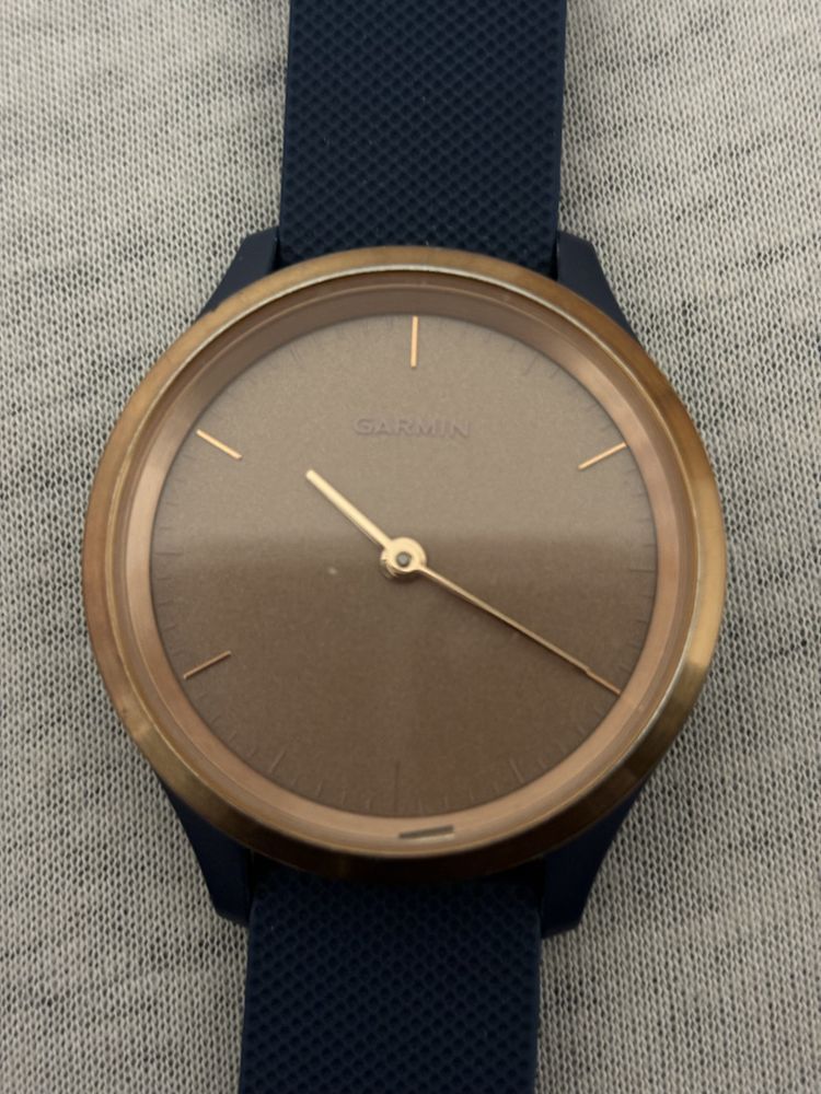 Smartwatch Garmin Vivomove 3s granatowo-złoty