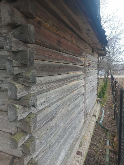 Sprzedam drewniany dom z bali 4,9 x 5,7 m – do rozbiórki