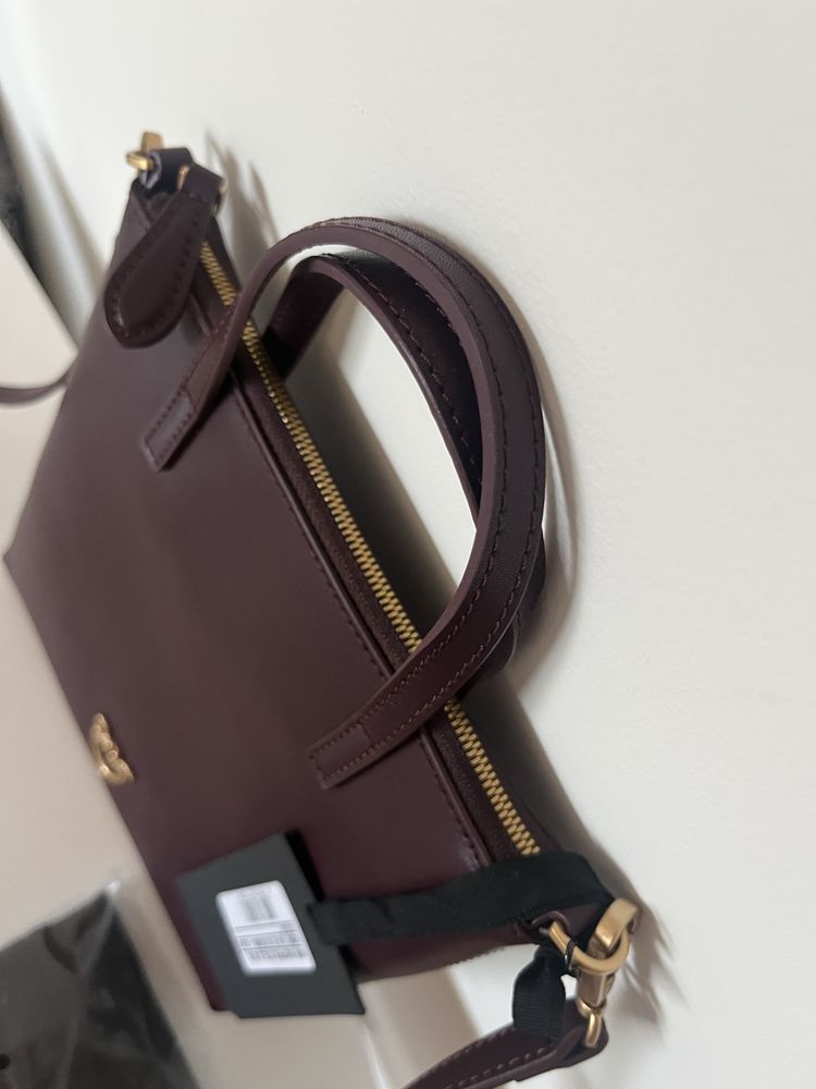 Piękna, skórzana ciemno bordowa torebka minishopper PINKO