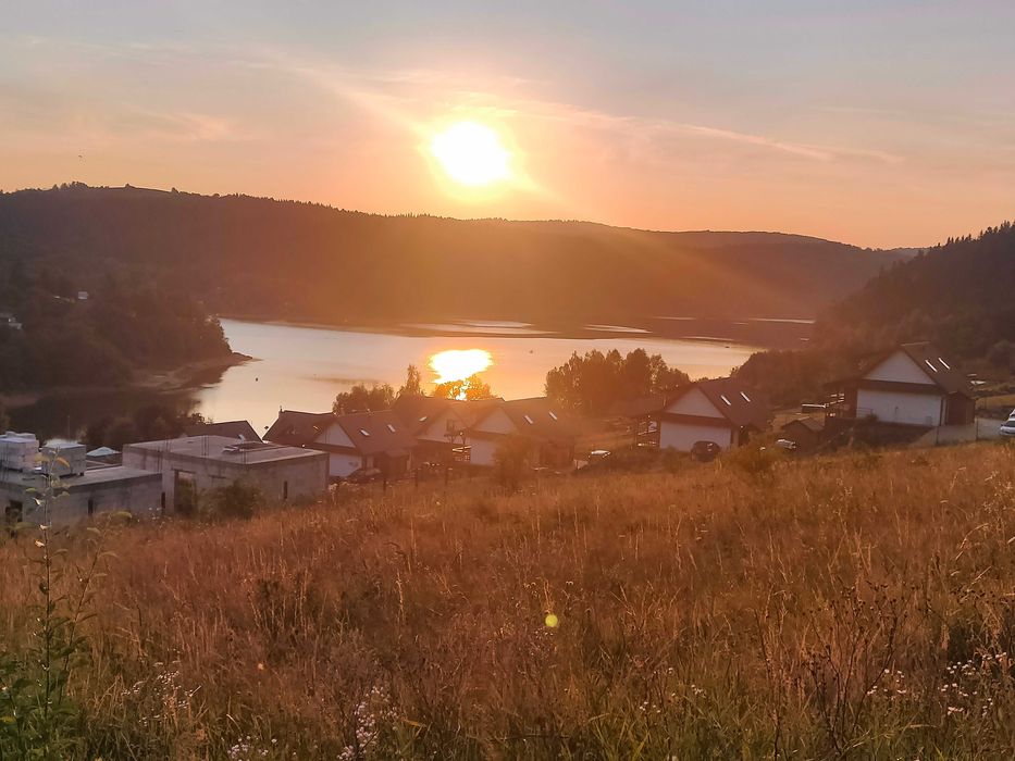 Działka z pięknym widokiem na Jezioro Solińskie – Zawóz, Bieszczady