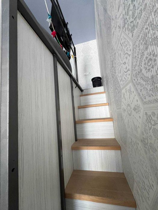 Продам 1 к - гостинку Бестужевские сады Фр бульвар метро Защ Украины