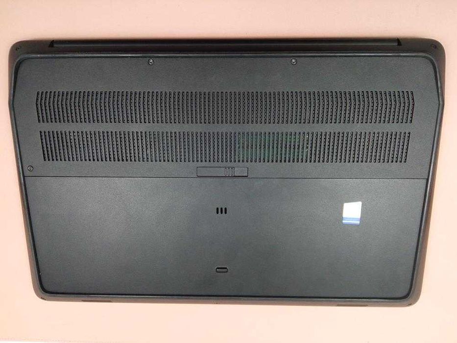 Laptop GRAFIKA PRO HP Zbook 17 G4 Xeon 64GB 1,5TB SSD 17,3 P4000 8GB