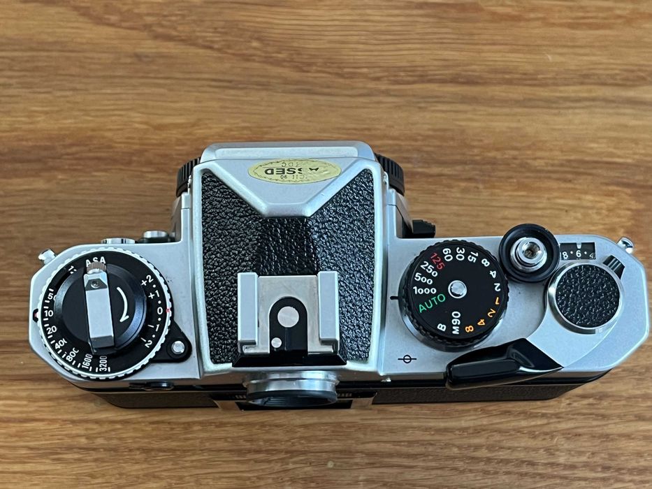 Aparat analogowy Nikon FE