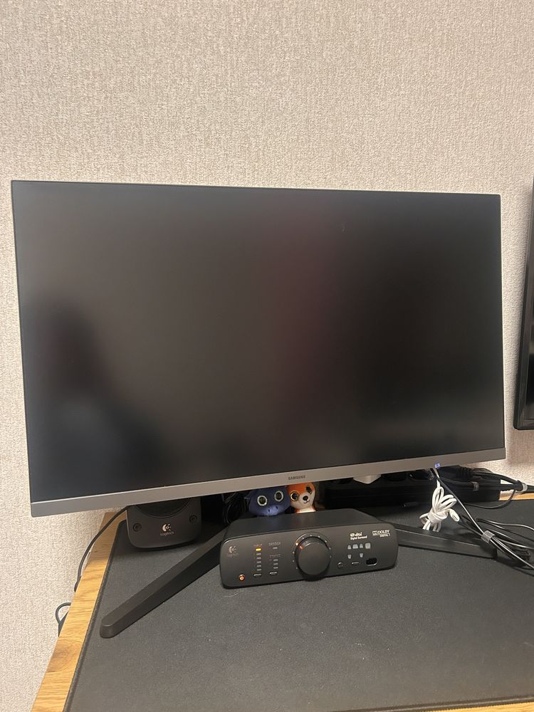(Обмін) Монитор Samsung S27C330 (27", 1080р, 100hz, FreeSync, G-Sync)