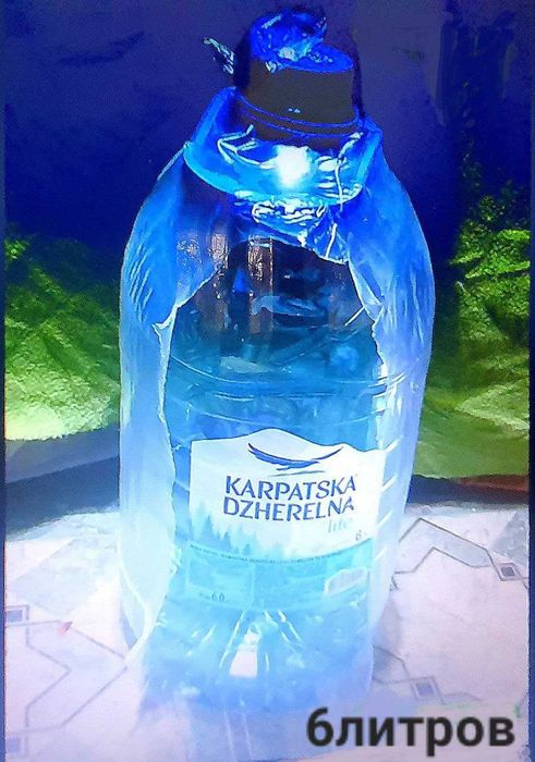 Бутылки пластмассовые 6 литров.