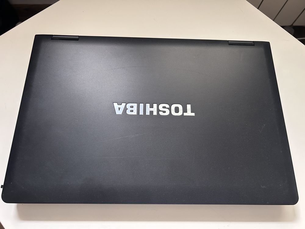 Laptop TOSHIBA s850