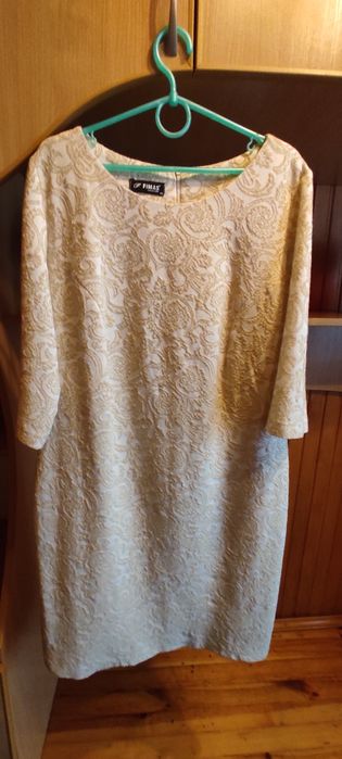 Продам жіночі  плаття .