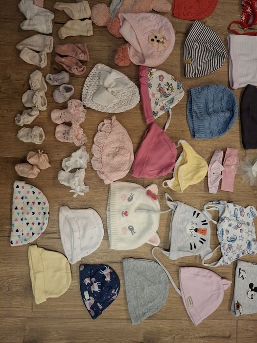 czapki, skarpetki, niedrapki dla noworodka dziecka dziewczynki