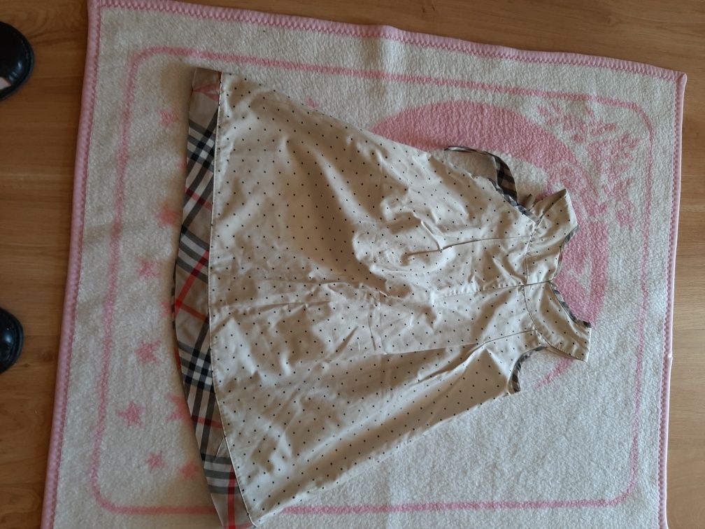 Sukienka kolor kremowy