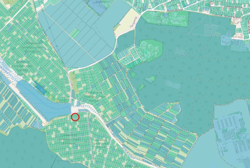 Земельна ділянка близько до лісу