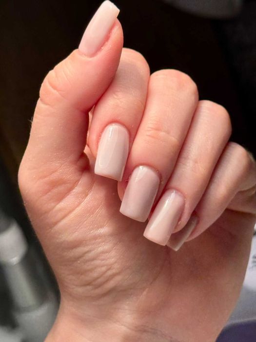 Троєщина, покриття нігтів