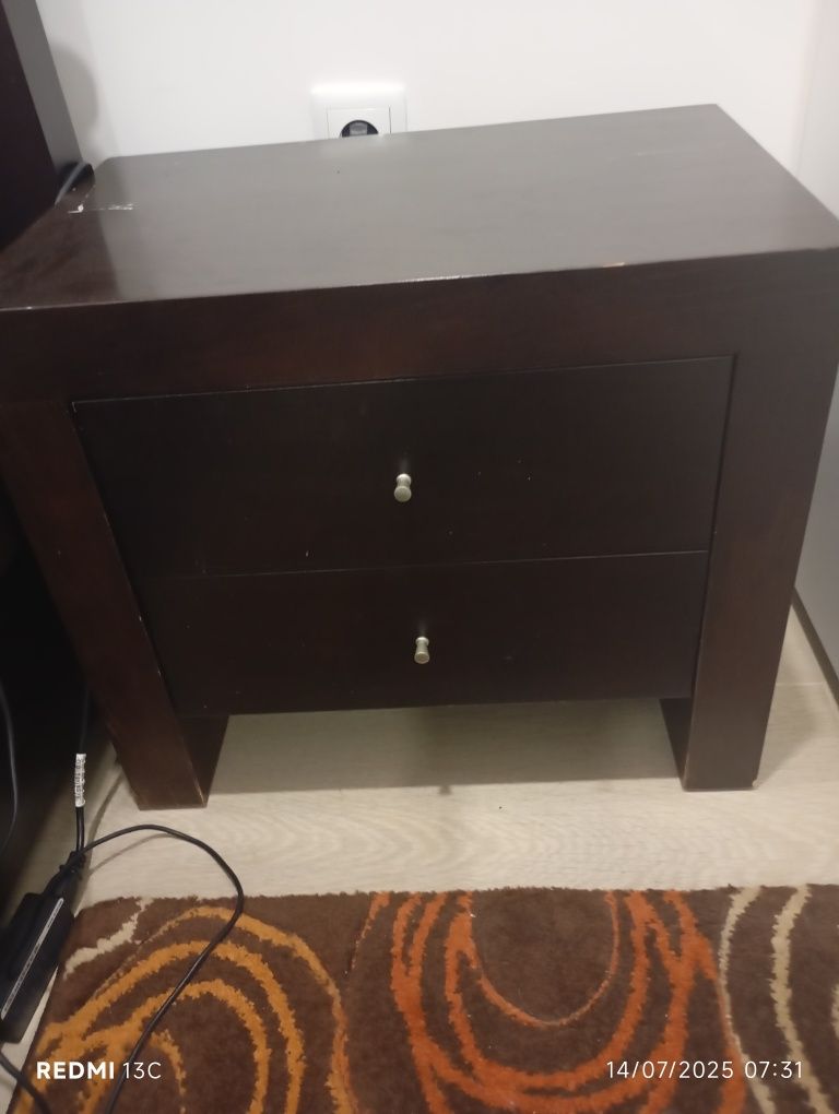 Cama + estrado+ mesinhas de cabeceira