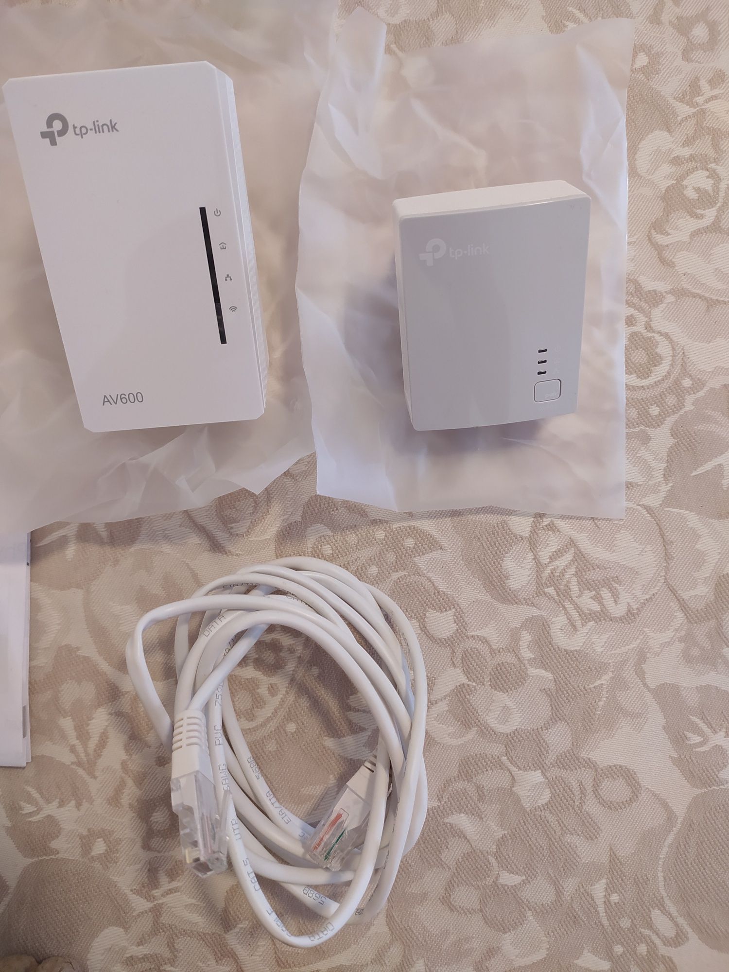 Vendo Amplificador de WiFi uso rede eléctrica TP-Link