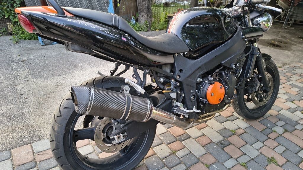 Продам мотоцикл. Triumph speed triple four