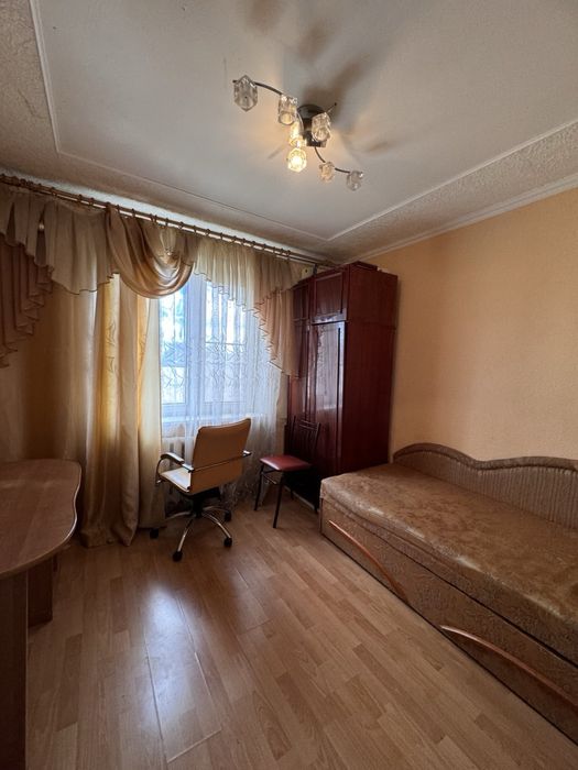 Продам 3-кімнатну квартиру по вул.Литвиненко