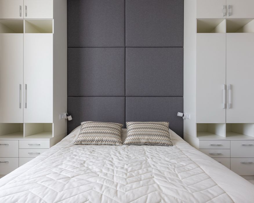 Будинок на Дніпрі, КМ «ЗОЛОЧЕ», охоронювана закрита територія