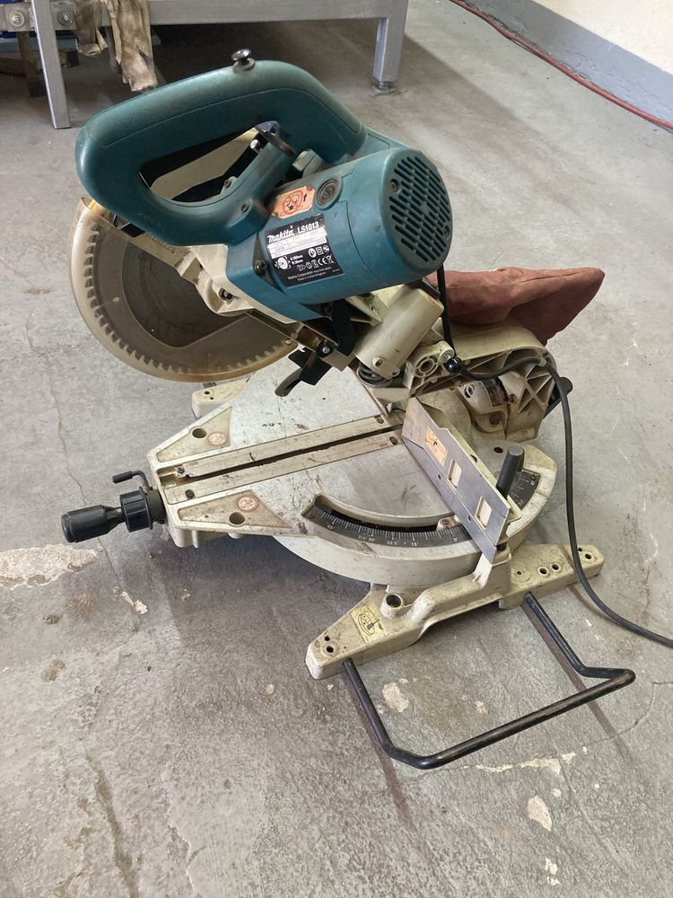 Торцовочна пила Makita ls 1013