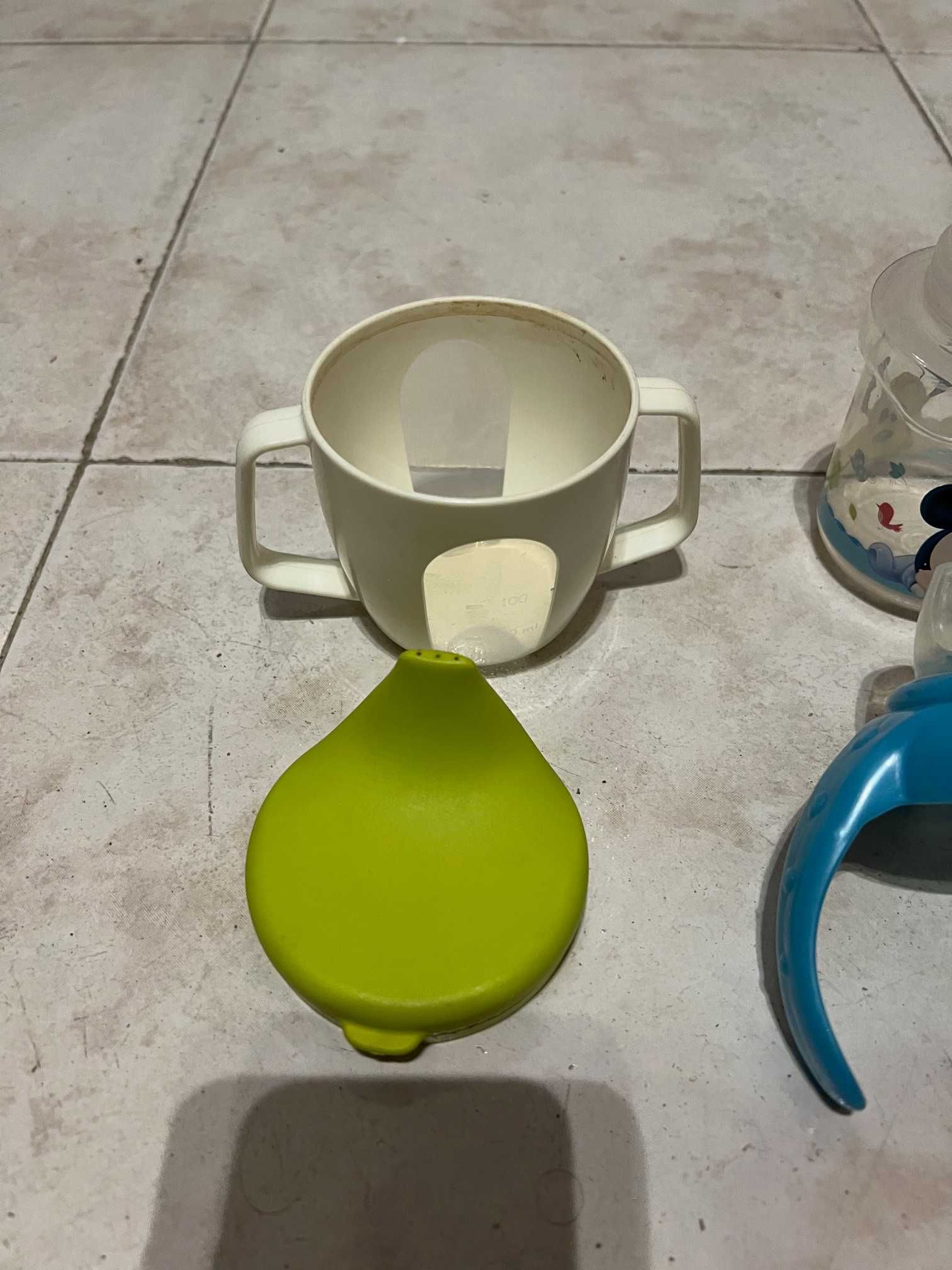 Conjunto de Biberões e copos de transição