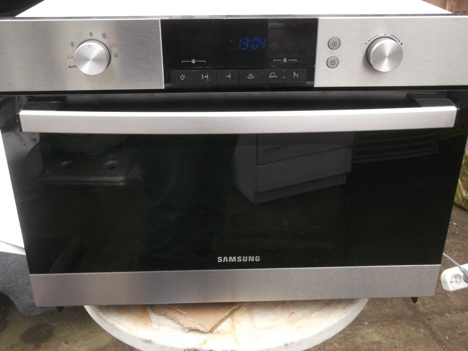 Piekarnik elektryczny parowy Samsung FQV113T001