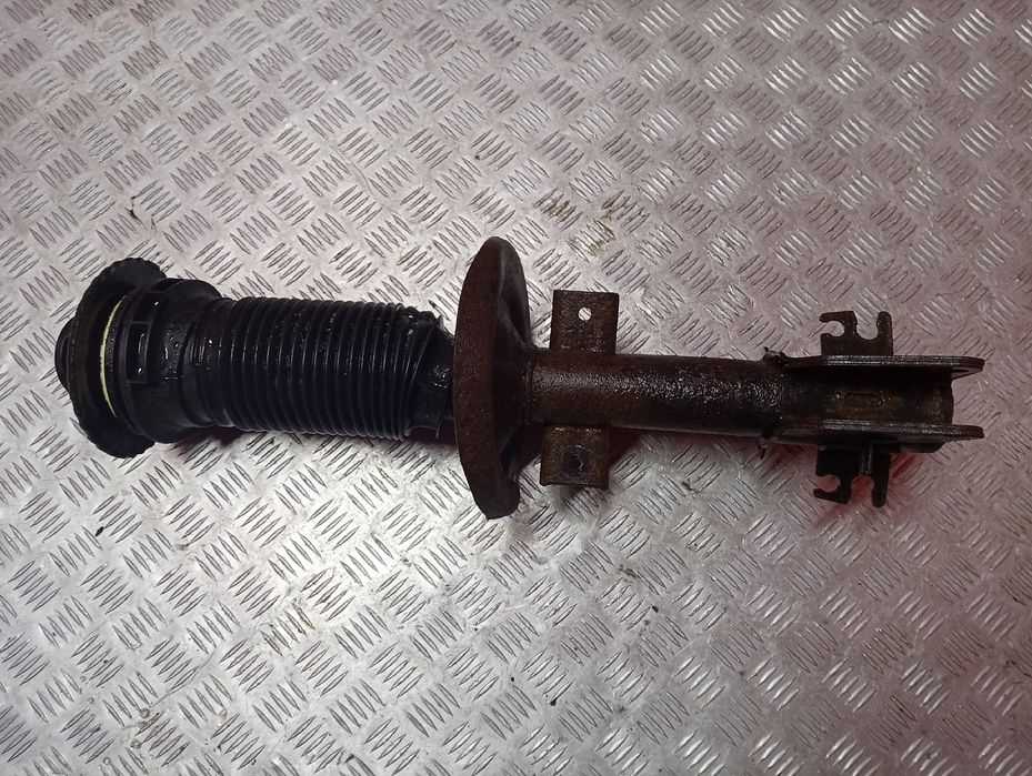 Стойка передня Рено Мастер 3 ліва права стійка амортизатора Master 3