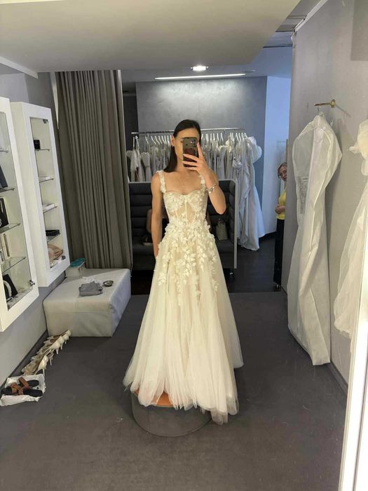 Suknia ślubna madonna