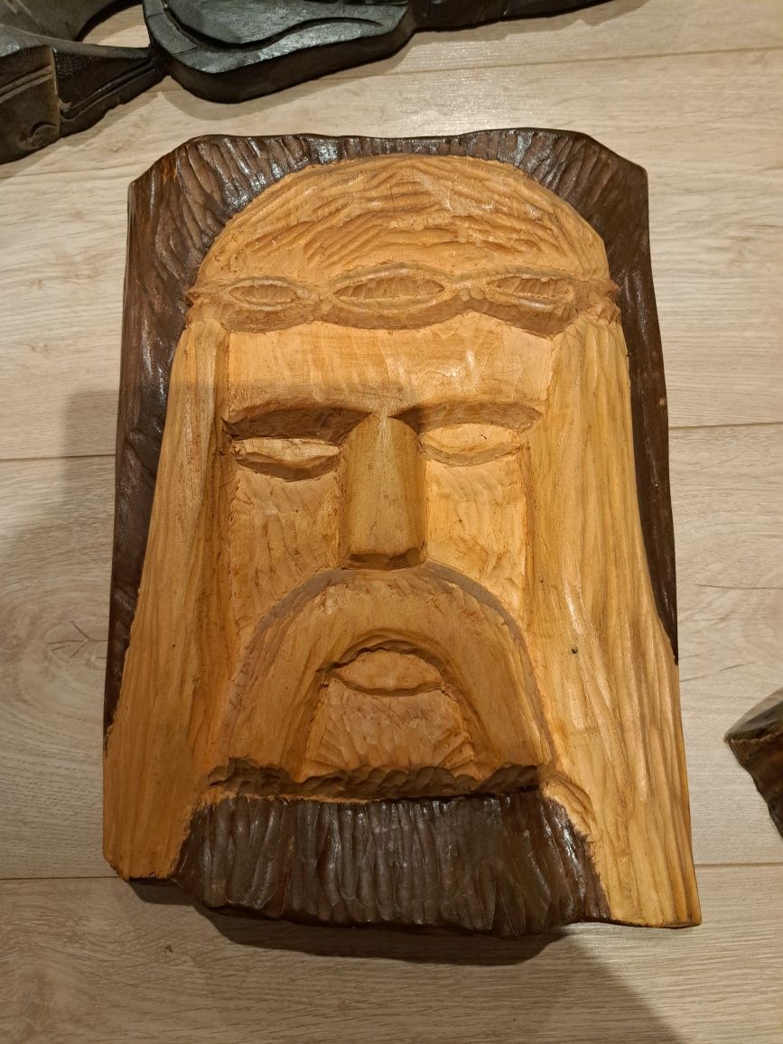Sprzedam drewnianą rzeźbę
