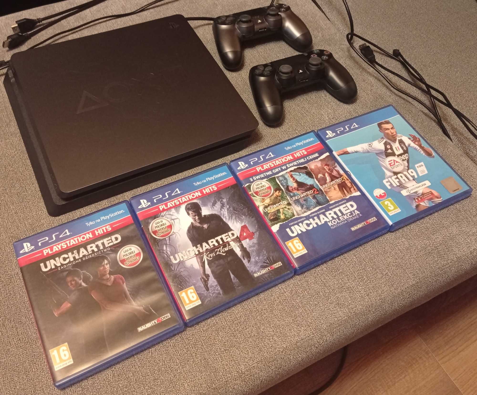 Konsola PS4 Slim 1TB: Days of Play Limited Edition
