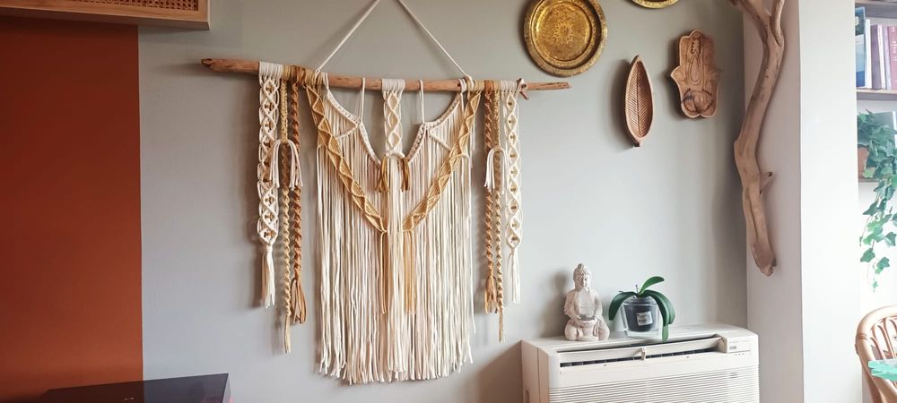 Macrame Hórus branco e beige