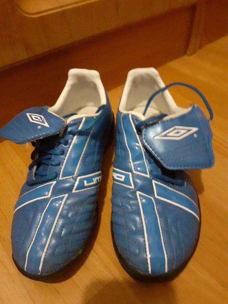 Korki  umbro  36