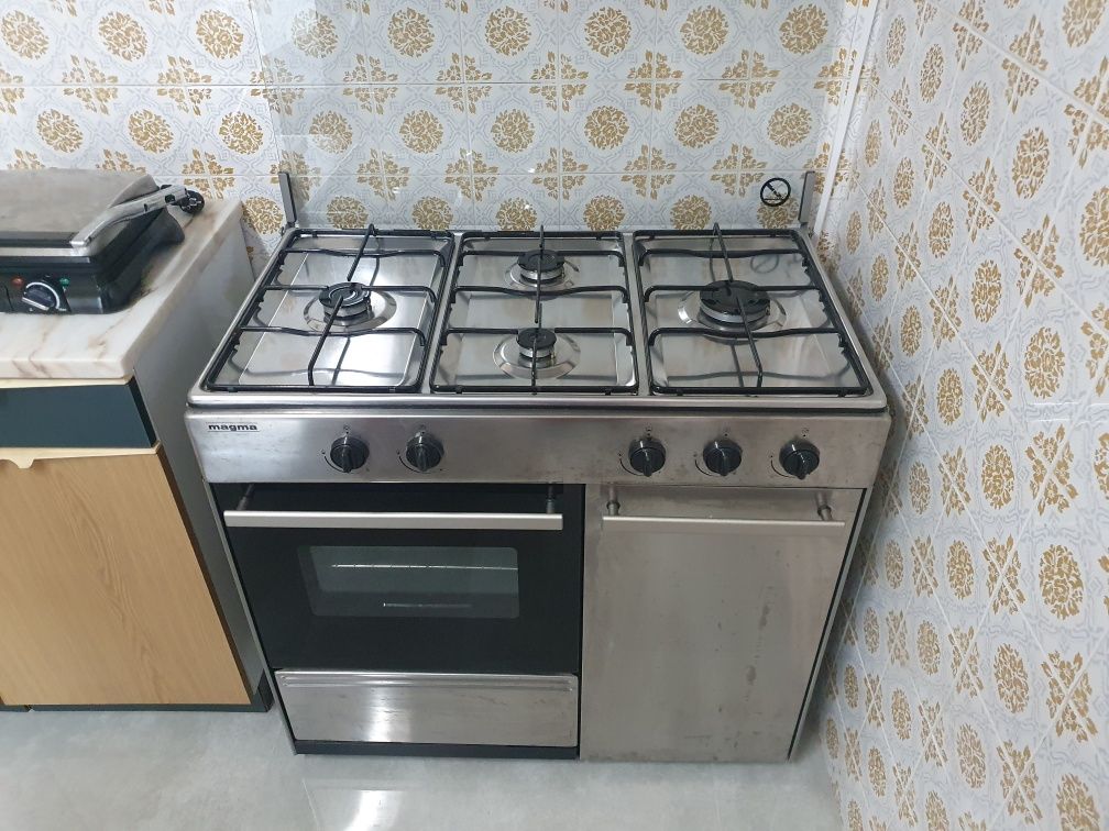 Fogao de inox a gaz com 4 bicos e forno