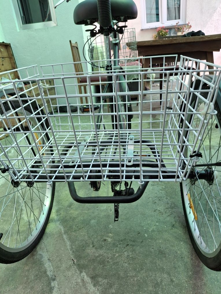 Bicicleta de três rodas para adulto