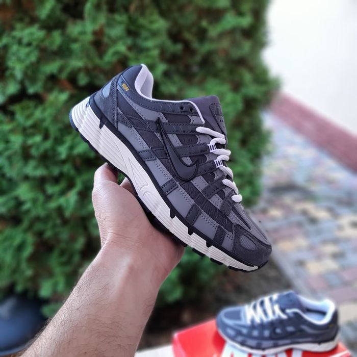 Топові жіночі кросівки Nike P-6000