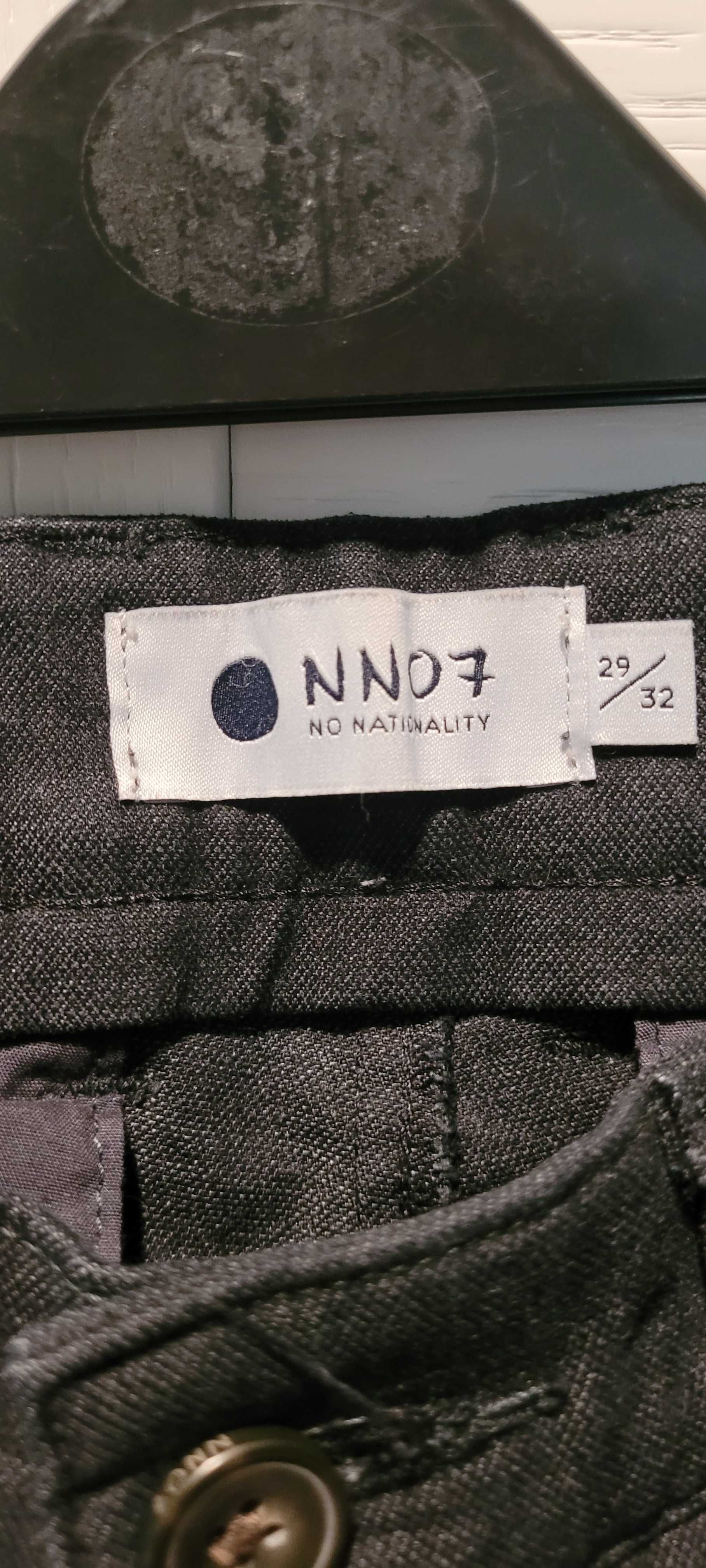 Męskie spodnie z tkaniny technicznej w rozmiarze S/M
