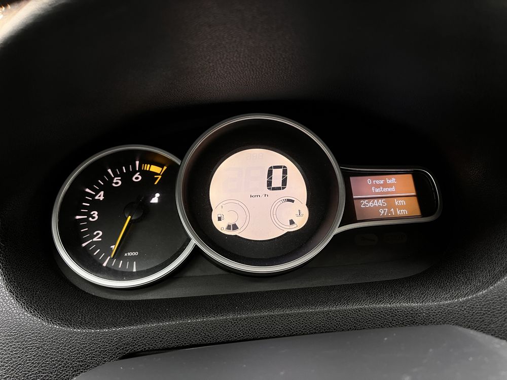 Renault Megane 2011р., 1.6 газ/бензин, механіка, 256 т.км