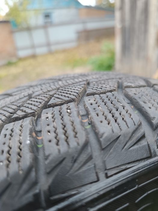 Б/у зимова гума 215/55 R17 Hankook