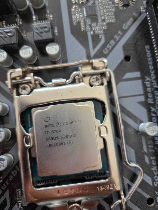 Zestaw i7-8700 Gigabyte Z370M 16GB RAM