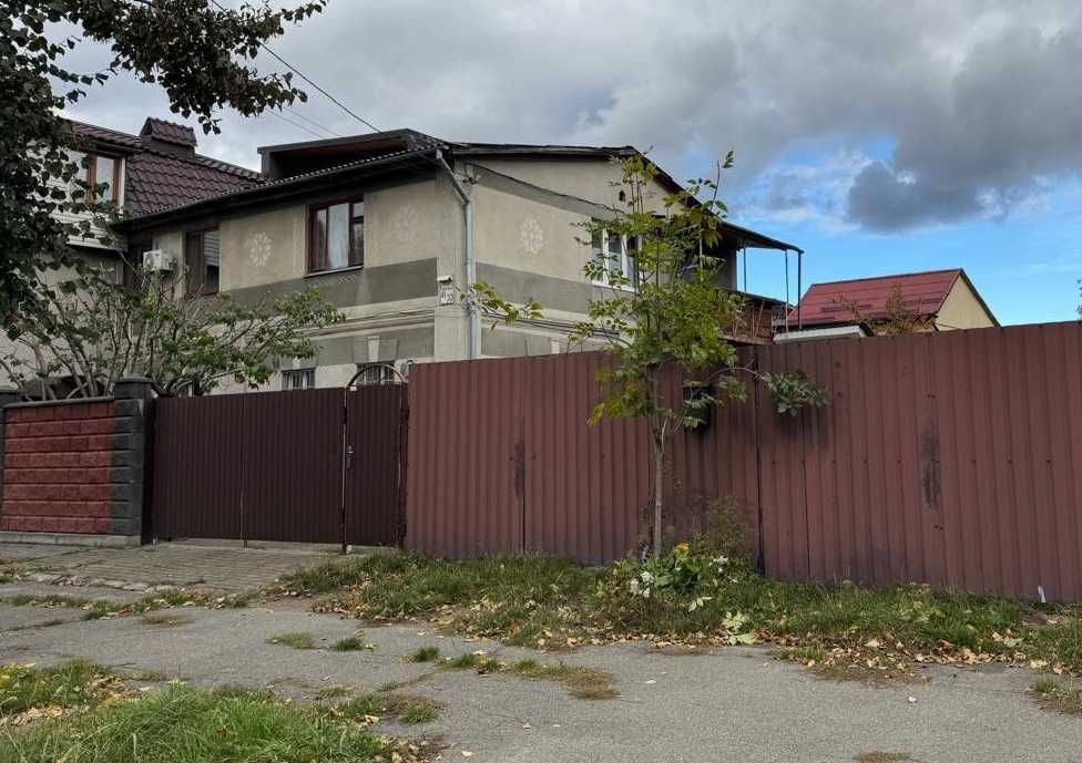 Продам частину будинку дві квартири 4 сотки Солом'янка Відрадний Київ